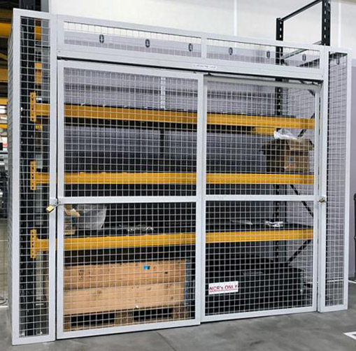 Sliding doors on pallet racking